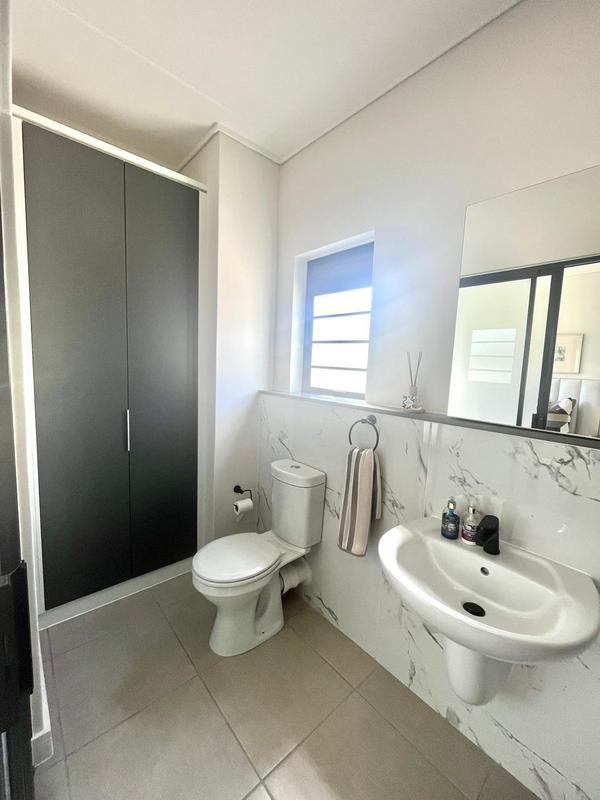 To Let 3 Bedroom Property for Rent in Somerset West Western Cape